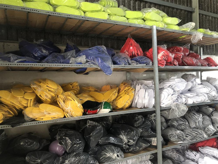 Phát hiện cơ sở sản xuất dép nhái thương hiệu Adidas tại Bình Dương. Phát hiện cơ sở sản xuất dép nhái thương hiệu Adidas tại Bình Dương.