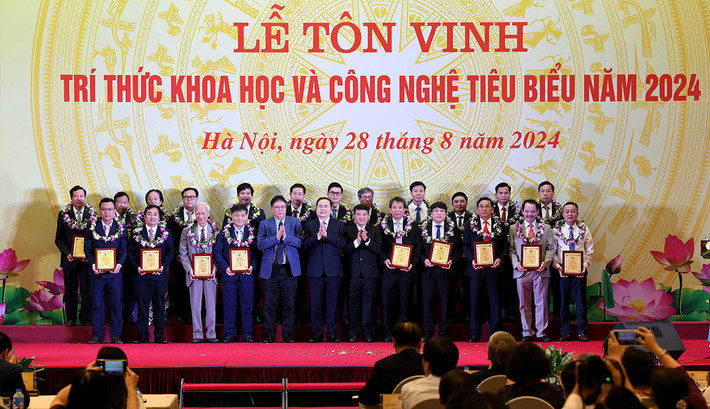 Chủ tịch Quốc hội Trần Thanh Mẫn: Mỗi thắng lợi của cách mạng Việt Nam không thể thiếu đóng góp của trí thức ảnh 8 Chủ tịch Quốc hội Trần Thanh Mẫn: Mỗi thắng lợi của cách mạng Việt Nam không thể thiếu đóng góp của trí thức -4
