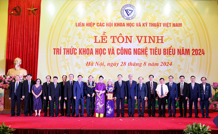 Chủ tịch Quốc hội Trần Thanh Mẫn: Mỗi thắng lợi của cách mạng Việt Nam không thể thiếu đóng góp của trí thức ảnh 10 Chủ tịch Quốc hội Trần Thanh Mẫn: Mỗi thắng lợi của cách mạng Việt Nam không thể thiếu đóng góp của trí thức -6