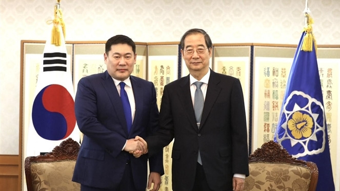 Thủ tướng Mông Cổ Oyun-Erdene Luvsannamsrai và người đồng cấp Hàn Quốc Han Duck Soo, ngày 17.01.2024. Ảnh: mfa.gov.mn Thủ tướng Mông Cổ Oyun-Erdene Luvsannamsrai và người đồng cấp Hàn Quốc Han Duck Soo, ngày 17.01.2024. Ảnh: mfa.gov.mn