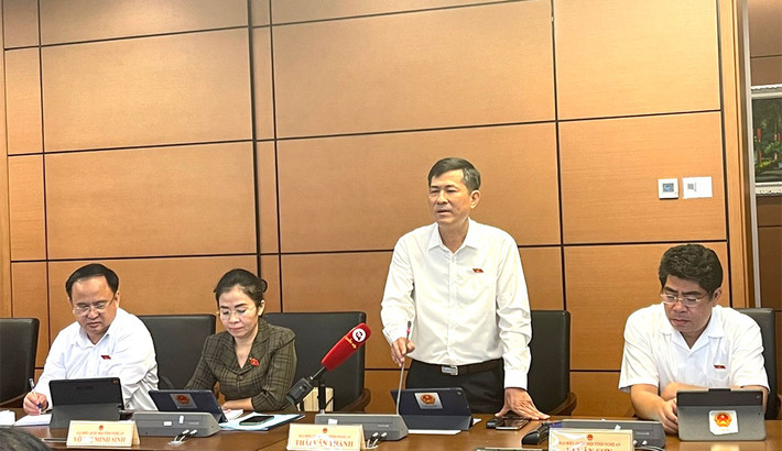 Đề xuất kéo dài giải ngân nguồn vốn đầu tư đối với Chương trình MTQG phát triển vùng đồng bào dân tộc thiểu số và miền núi ảnh 2 Đoàn ĐBQH tỉnh Nghệ An thảo luận về kinh tế- xã hội, ngân sách Nhà nước: Hỗ trợ các địa phương khó khăn trong dự toán thu ngân sách Nhà nước năm 2024 -0