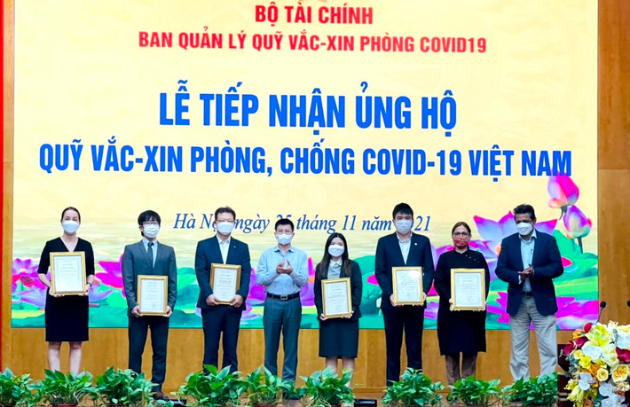 Ban Quản lý Quỹ vaccine tiếp nhận tài trợ của các đơn vị. Ban Quản lý Quỹ vaccine tiếp nhận tài trợ của các đơn vị.