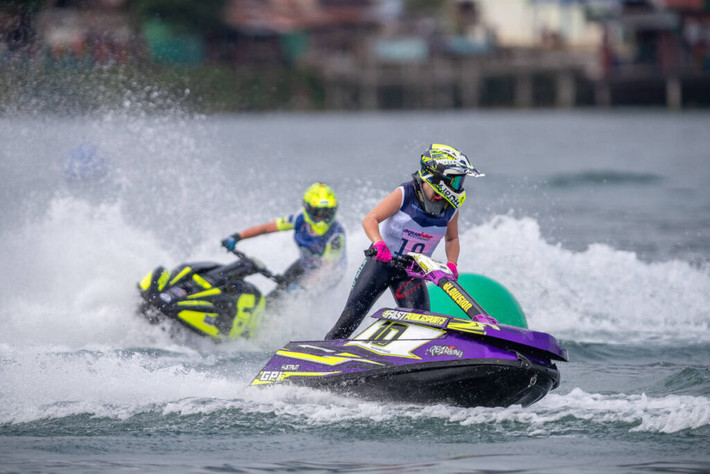 Chặng đua Grand Prix of Bình Định do Liên đoàn đua thuyền máy quốc tế phối hợp tổ chức là sự kiện được mong đợi. Nguồn:ITN Khách sạn giảm giá đến 50% thu hút du khách đến Amazing Binh Dinh Fest 2024 -0