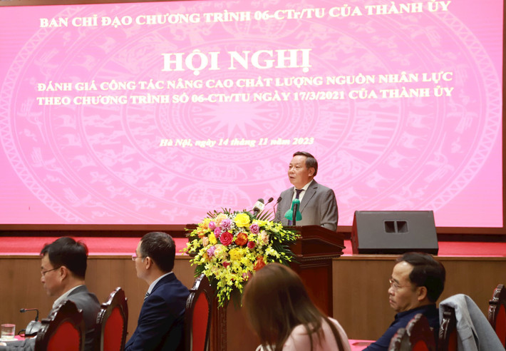 Phó Bí thư Thành uỷ Nguyễn Văn Phong phát biểu tại hội nghị. Ảnh: ITN Hà Nội: Cần sớm có quy hoạch mạng lưới các trường nghề theo đúng định hướng giai đoạn 2030-2045 -0
