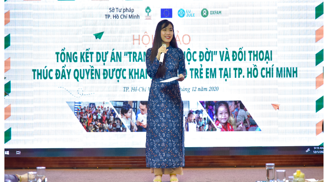 Bà Nguyễn Phương Linh – Giám đốc Trung tâm Nghiên cứu Quản lý và Phát triển bền vững cho rằng, dù chỉ là tấm giấy khai sinh vô tri nhưng các em có thêm 1 cuộc đời, có thêm hy vọng, có cơ hội được đi học, có bảo hiểm y tế và có hành trang để bước vào đời Bà Nguyễn Phương Linh – Giám đốc Trung tâm Nghiên cứu Quản lý và Phát triển bền vững cho rằng, dù chỉ là tấm giấy khai sinh vô tri nhưng các em có thêm 1 cuộc đời, có thêm hy vọng, có cơ hội được đi học, có bảo hiểm y tế và có hành trang để bước vào đời