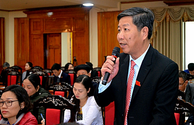 Đại biểu tham gia chất vấn tại kỳ họp Đại biểu tham gia chất vấn tại kỳ họp
