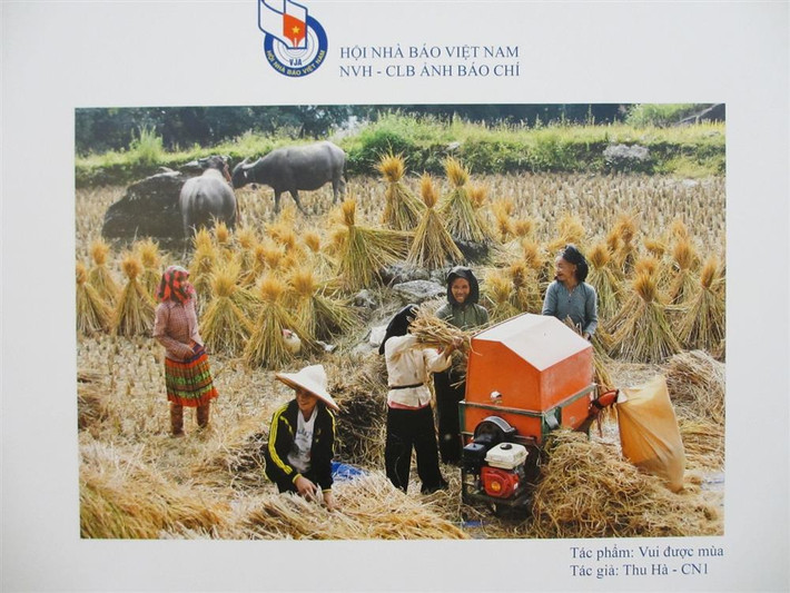 Việt Nam hiện ra qua ống kính của các nhà báo ảnh là hình ảnh nông thôn ngày mùa... Việt Nam hiện ra qua ống kính của các nhà báo ảnh là hình ảnh nông thôn ngày mùa...