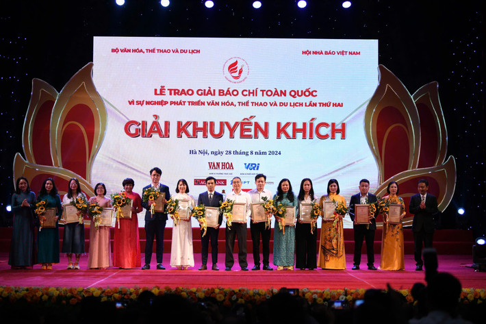 Trao giải Khuyến khích cho tác giả, đại diện nhóm tác giả Báo Đại biểu Nhân dân được trao Giải Khuyến khích Giải Báo chí toàn quốc Vì sự nghiệp phát triển Văn hóa, Thể thao và Du lịch -0