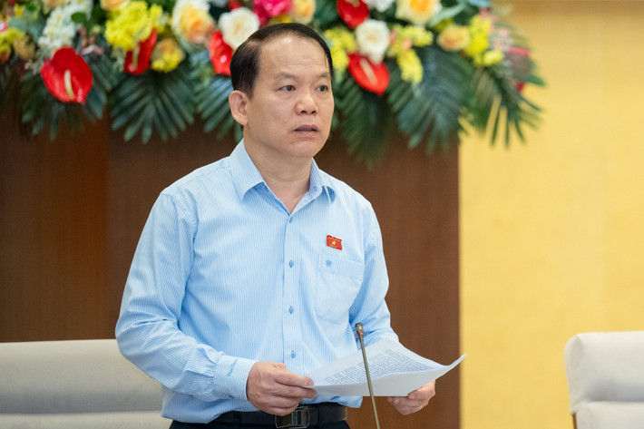 Chủ nhiệm Ủy ban Pháp luật Hoàng Thanh Tùng - Phó Trưởng đoàn Thường trực Đoàn giám sát phát biểu. Ảnh: Hồ Long Phó Chủ tịch Quốc hội Nguyễn Khắc Định chủ trì làm việc với các bộ, cơ quan thuộc lĩnh vực văn hóa, giáo dục về thực hiện pháp luật về đơn vị sự nghiệp công lập -0
