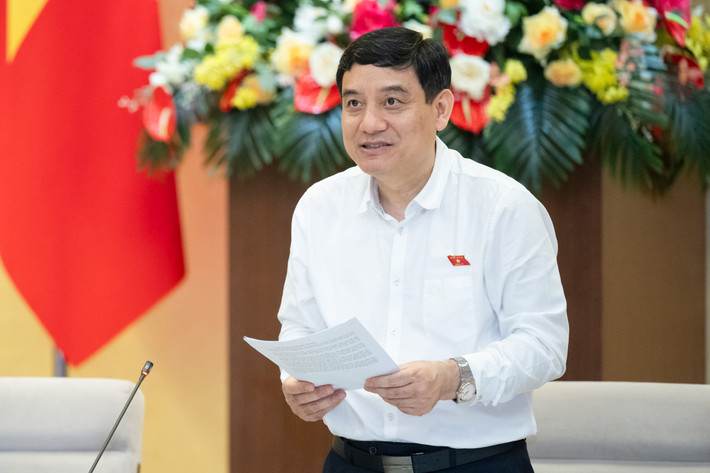 Chủ nhiệm Ủy ban Văn hóa, Giáo dục Nguyễn Đắc Vinh - Phó Trưởng Đoàn giám sát phát biểu. Ảnh: Hồ Long Phó Chủ tịch Quốc hội Nguyễn Khắc Định chủ trì làm việc với các bộ, cơ quan thuộc lĩnh vực văn hóa, giáo dục về thực hiện pháp luật về đơn vị sự nghiệp công lập -0