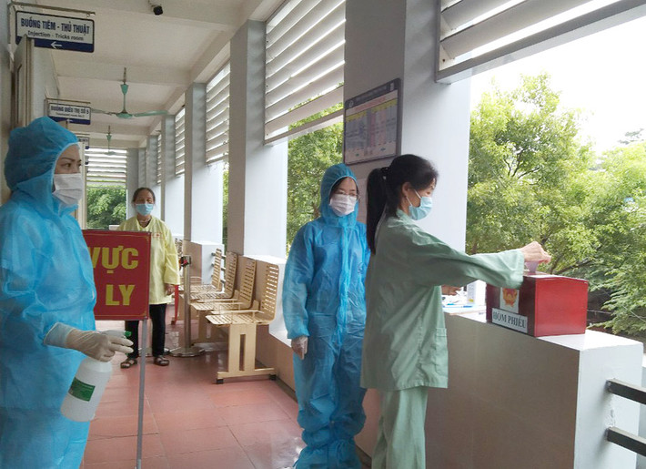 Cử tri đang công tác và điều trị tại Bệnh viện đa khoa tỉnh đã hoàn thành quyền, nghĩa vụ công dân trong sáng nay Cử tri đang công tác và điều trị tại Bệnh viện đa khoa tỉnh đã hoàn thành quyền, nghĩa vụ công dân trong sáng nay