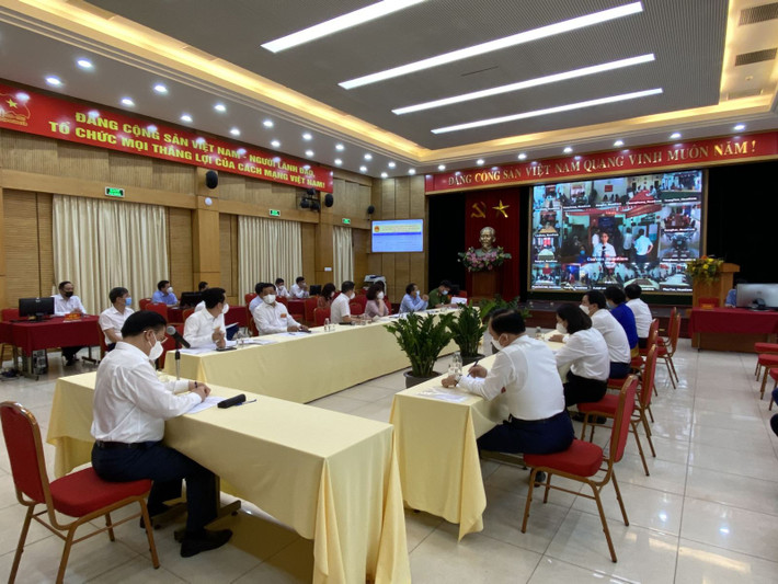 Bí thư Thành uỷ Đinh Tiến Dũng làm việc với Uỷ ban Bầu cử quận Hoàn Kiếm Bí thư Thành uỷ Đinh Tiến Dũng làm việc với Uỷ ban Bầu cử quận Hoàn Kiếm