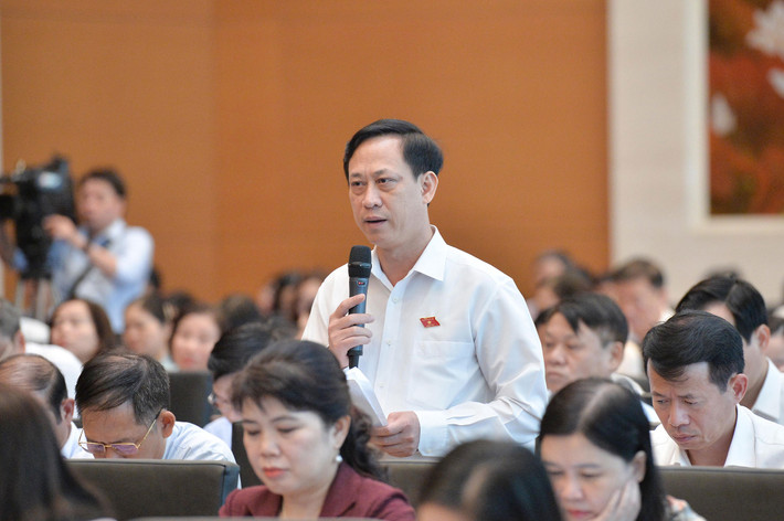 ĐBQH Mai Văn Hải (Thanh Hóa) phát biểu. Ảnh: Hồ Long Một số hình ảnh Khai mạc Hội nghị đại biểu Quốc hội hoạt động chuyên trách lần thứ 6 -0