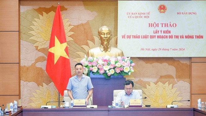 Phó Chủ nhiệm Ủy ban Kinh tế Nguyễn Ngọc Bảo điều hành hội thảo Hội thảo lấy ý kiến về dự thảo Luật Quy hoạch đô thị và nông thôn