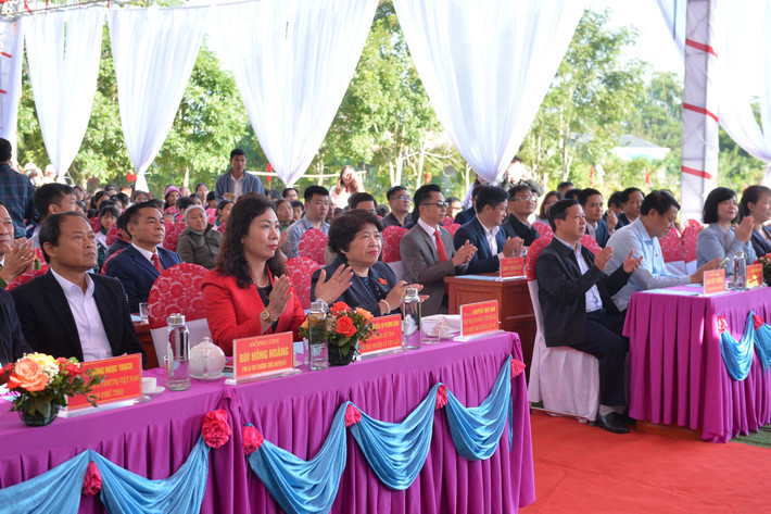 Chủ nhiệm Ủy ban Xã hội Nguyễn Thúy Anh dự Ngày hội đại đoàn kết dân tộc tại Phú Thọ ảnh 1 Các đại biểu dự Ngày hội Đại đoàn kết toàn dân