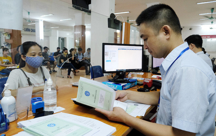 Dự án Luật Bảo hiểm xã hội (sửa đổi) góp phần khắc phục tình trạng rút bảo hiểm xã hội một lần. Ảnh nguồn: ITN. Dự án Luật BHXH (sửa đổi) góp phần khắc phục tình trạng rút bảo hiểm xã hội một lần. Nguồn: ITN