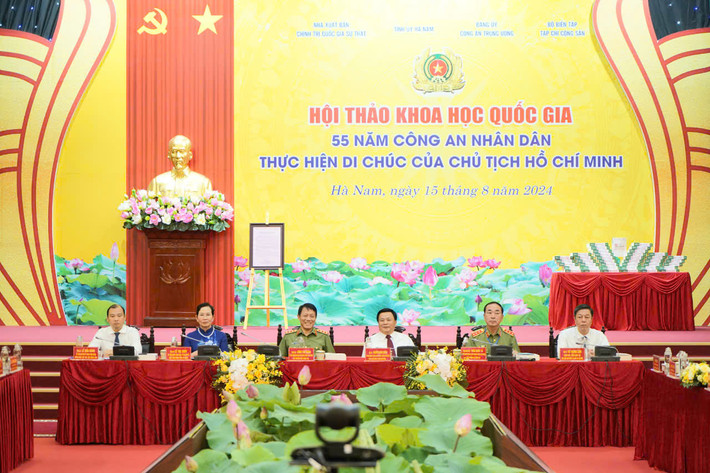 Đoàn Chủ toạ Hội thảo. z5734214371029_f7795af5c973c5e7e31618da0e65afc3.jpg -0