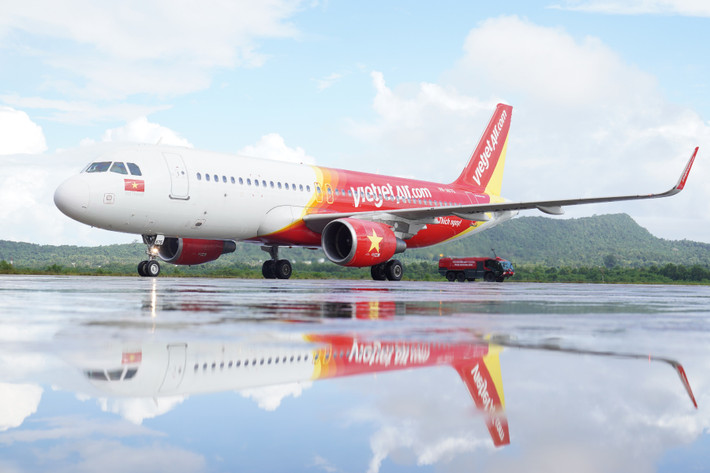 Nghi thức vòi rồng đón chào chuyến bay Vietjet kết nối Phú Quốc với New Delhi, Mumbai (Ấn Độ) sáng ngày 9.9.2022 Nghi thức vòi rồng đón chào chuyến bay Vietjet kết nối Phú Quốc với New Delhi, Mumbai (Ấn Độ) sáng ngày 9.9