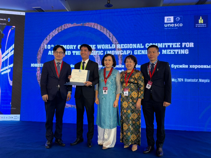 UNESCO trao chứng nhận vinh danh Cửu đỉnh - Hoàng cung Huế vào danh mục Di sản Tư liệu thế giới Bản đúc nổi trên chín đỉnh đồng ở Hoàng cung Huế là Di sản tư liệu khu vực châu Á - Thái Bình Dương -0