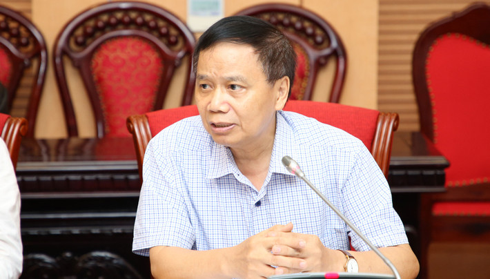 PGS. TS Nguyễn Hồng Tiến, Phó chủ tịch, kiêm Tổng thư ký Hội Cấp thoát nước Việt Nam, Nguyên Cục trưởng Cục Kỹ Hà tầng kỹ thuật – Bộ Xây dựng. Ảnh: Duy Thông PGS. TS Nguyễn Hồng Tiến, Phó chủ tịch, kiêm Tổng thư ký Hội Cấp thoát nước Việt Nam, Nguyên Cục trưởng Cục Kỹ Hà tầng kỹ thuật – Bộ Xây dựng