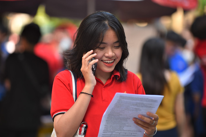 Thí sinh nên căn cứ vào điểm xét của mình, khoảng điểm chuẩn dự báo để đăng ký một cách “thông minh” nhất Dự báo điểm chuẩn xét tuyển vào ĐH Bách khoa Hà Nội theo điểm thi Đánh giá tư duy -0