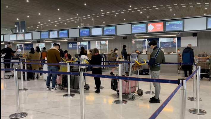 Vietnam Airlines sẽ chuyển một phần hoạt động check-in tại sân bay Charles de Gaulle (CDG - Paris, Pháp) từ nhà ga 2E sang nhà ga 2F kể từ ngày 30.5.2024. Ảnh: VNA Vietnam Airlines thay đổi nhà ga check-in với khách Phổ thông bay từ Pháp -0