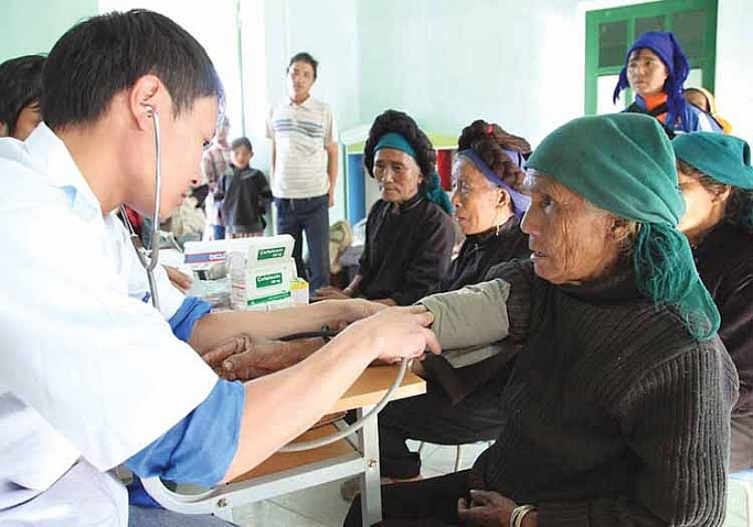 Hướng tới mục tiêu 100% người cao tuổi có bảo hiểm y tế. Nguồn: ITN Hướng tới mục tiêu 100% người cao tuổi có BHYT. Nguồn: ITN
