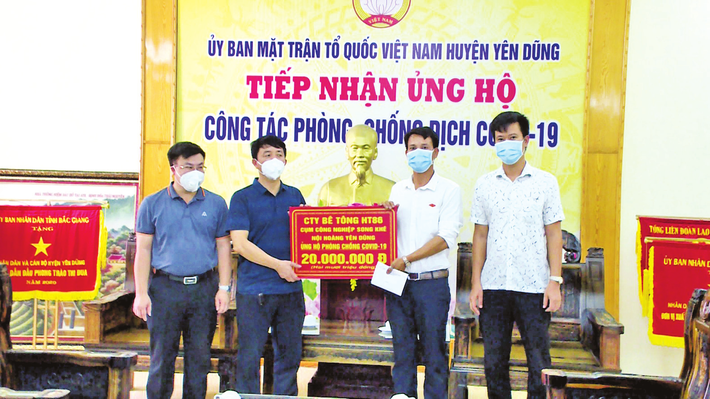 Lãnh đạo Công ty TNHH sản xuất và xây dựng HT 86 Việt Nam ủng hộ công tác phòng, chống dịch Covid-19 Công ty HT 86: Nỗ lực phát triển kinh tế, chăm lo đời sống người lao động -0