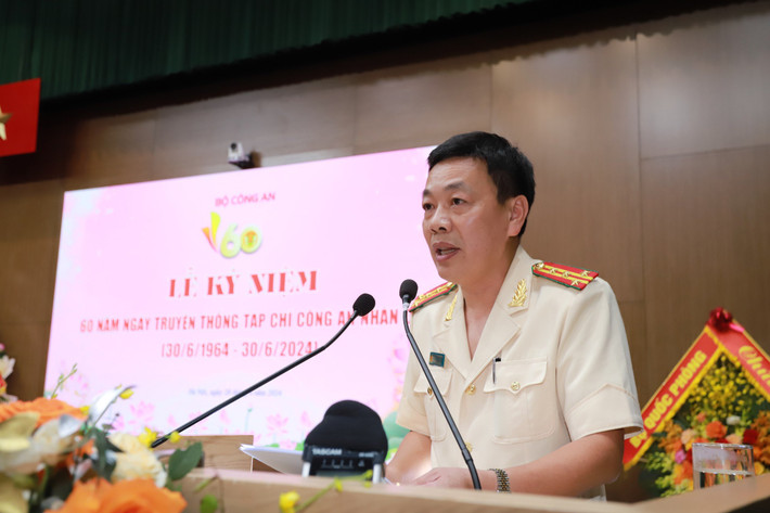 Phó Tổng Biên tập Tạp chí Công an nhân dân, Đại tá TS Trịnh Xuân Hạnh trình bày diễn văn tại Lễ Kỷ niệm. Kỷ niệm 60 năm Ngày truyền thống Tạp chí Công an nhân dân -0