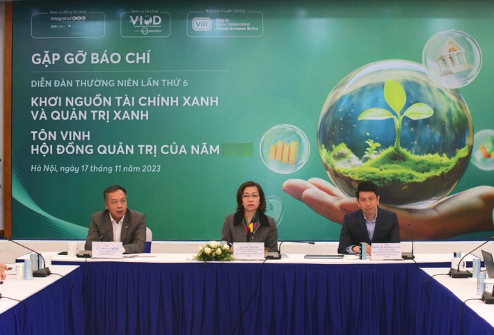 Các đại biểu tham gia trao đổi tại sự kiện gặp gỡ báo chí Lần đầu tiên vinh danh 5 Hội đồng quản trị của năm -0