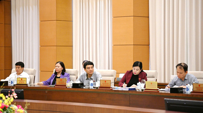 Các đại biểu dự phiên họp. Ảnh: Hồ Long Chủ tịch Quốc hội Trần Thanh Mẫn: Phối hợp chặt chẽ, đồng bộ, khẩn trương để gửi tài liệu Kỳ họp đến đại biểu Quốc hội theo đúng quy định -0