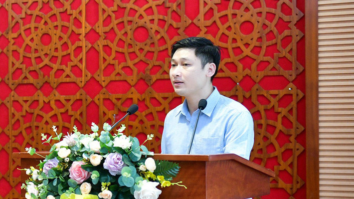 Phó Vụ trưởng Vụ Tổ chức – Cán bộ Nguyễn Duy Khánh phát biểu tại buổi tập huấn Khai giảng lớp tập huấn cho công chức trúng tuyển kỳ thi tuyển 2023 và công chức mới được tiếp nhận về Văn phòng Quốc hội -0