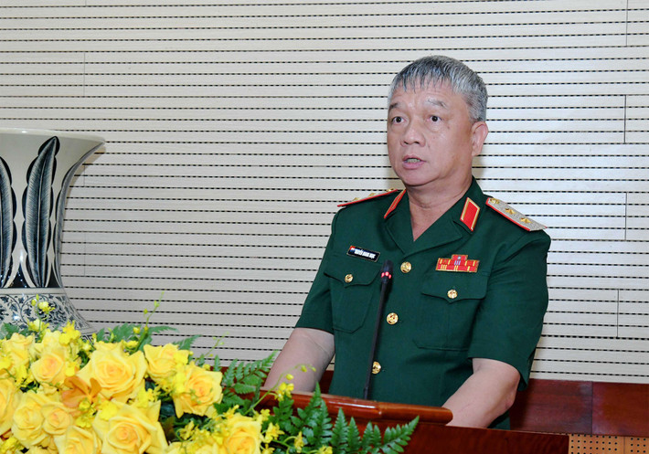 Tư lệnh Quân khu 3, Trung tướng Nguyễn Quang Ngọc báo cáo tại cuộc làm việc. Ảnh: Lâm Hiển Chủ tịch Quốc hội Trần Thanh Mẫn thăm và làm việc tại Quân khu 3 -0
