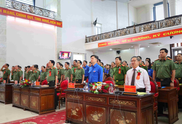 Quang cảnh Hội nghị Biểu dương cán bộ, đoàn viên, thanh niên tiêu biểu trong phong trào Toàn dân bảo vệ an ninh Tổ quốc -0