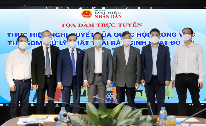 Các đại biểu tại buổi tọa đàm Các đại biểu tại buổi tọa đàm