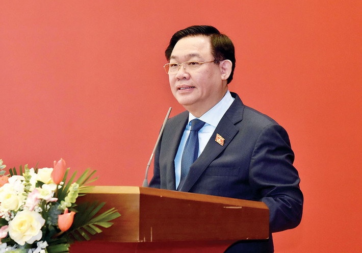 Chủ tịch Quốc hội Vương Đình Huệ phát biểu tại cuộc gặp mặt. Ảnh: Lâm Hiển Chủ tịch Quốc hội Vương Đình Huệ: Báo chí phải luôn là vũ khí sắc bén của Đảng, diễn đàn rộng lớn, mạnh mẽ của Nhân dân -0