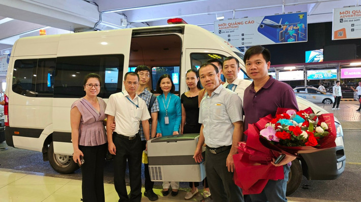 Vietnam Airlines vận chuyển tạng hiến cứu người từ Nghệ An đến Hà Nội ảnh 2 Vietnam Airlines vận chuyển tạng hiến cứu người từ Nghệ An đến Hà Nội -0