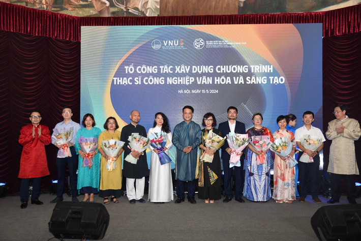 Trường Khoa học liên ngành và Nghệ thuật ra mắt 3 chương trình đào tạo mới ảnh 1 z5442371564096_11fad2fb844c6513ed9f745c8bb9bc8a.jpg -0