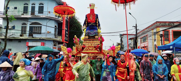 Kiệu rước Quan lớn Đệ ngũ Tuần Tranh Hải Dương: Khai mạc Lễ hội Đền Tranh và Công bố Quyết định công nhận Di tích Đền Tranh là điểm du lịch -0
