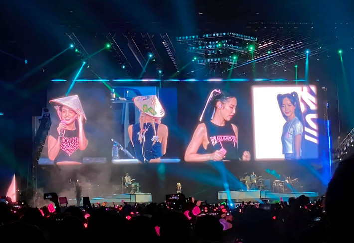 Nhóm nhạc Hàn Quốc BlackPink đã có những màn trình diễn ấn tượng tại sân vận động Mỹ Đình, Hà Nội. Ảnh: hanoimoi.vn Du lịch Hà Nội thu 630 tỷ đồng từ chuyến lưu diễn của BlackPink -0