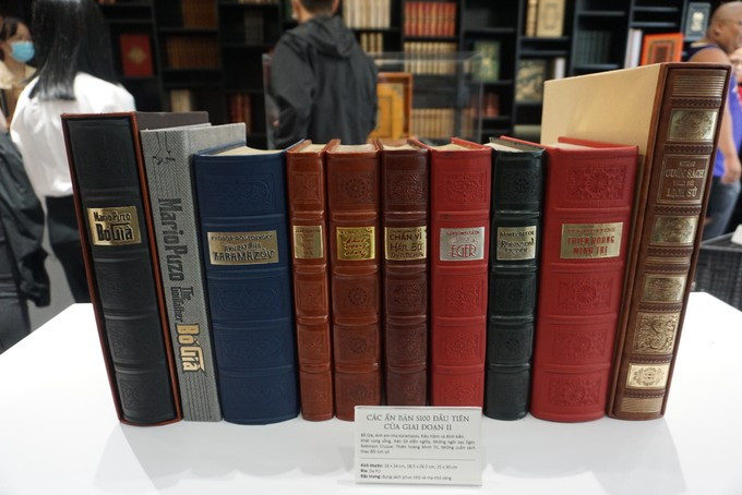 Một số ấn phẩm S100 đầu tiên của Đông A giai đoạn II Đông A Books trưng bày những ấn bản sách đặc biệt -0