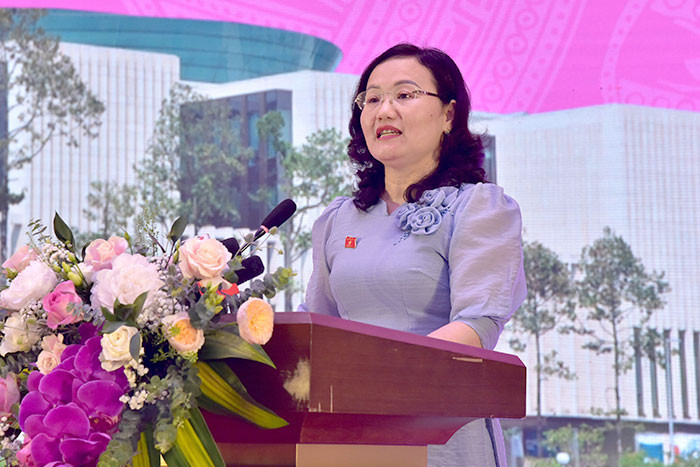 Phó Chủ tịch Nhóm Nữ đại biểu Quốc hội Việt Nam Phạm Thúy Chinh phát biểu. Ảnh: Lâm Hiển Chủ tịch Quốc hội Vương Đình Huệ: Nữ đại biểu Quốc hội đóng góp quan trọng vào những bước tiến, thành công của Quốc hội -0