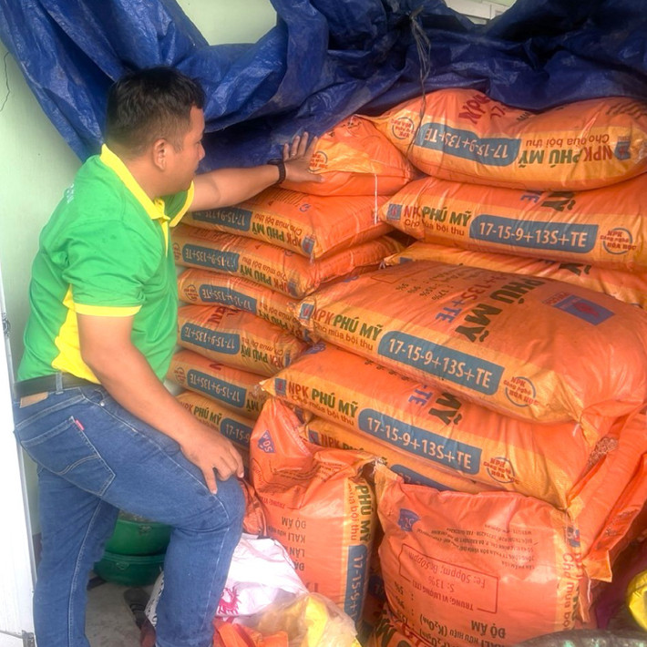 Phân bón Phú Mỹ luôn đồng hành cùng bà con nông dân và được bà con tin dùng. Ảnh: PVFCCo Mang đến miền Trung – Tây Nguyên mùa bội thu từ cây dưa và sầu riêng -0