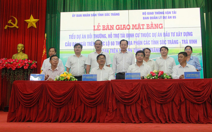 100% hộ dân đã đồng ý giao mặt bằng xây dựng cầu Đại Ngãi Sóc Trăng: Dự kiến đầu tháng 10.2023 khởi công xây dựng cầu Đại Ngãi -0