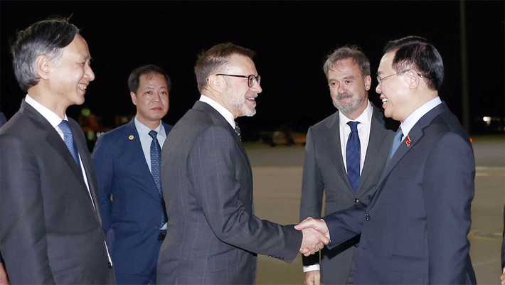 Chủ tịch Quốc hội Vương Đình Huệ đến Thủ đô Canberra, bắt đầu thăm chính thức Australia ảnh 2 Chủ tịch Quốc hội Vương Đình Huệ đến Thủ đô Canberra, bắt đầu thăm chính thức Australia -0
