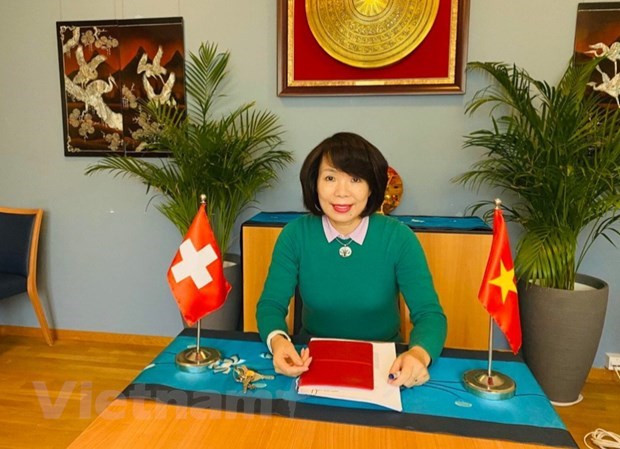 Đại sứ Việt Nam tại Thụy Sĩ Lê Linh Lan Đại sứ Việt Nam tại Thụy Sĩ Lê Linh Lan