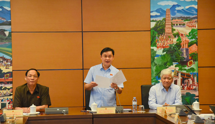 Đề xuất kéo dài giải ngân nguồn vốn đầu tư đối với Chương trình MTQG phát triển vùng đồng bào dân tộc thiểu số và miền núi ảnh 8 Đoàn ĐBQH tỉnh Nghệ An thảo luận về kinh tế- xã hội, ngân sách Nhà nước: Hỗ trợ các địa phương khó khăn trong dự toán thu ngân sách Nhà nước năm 2024 -0