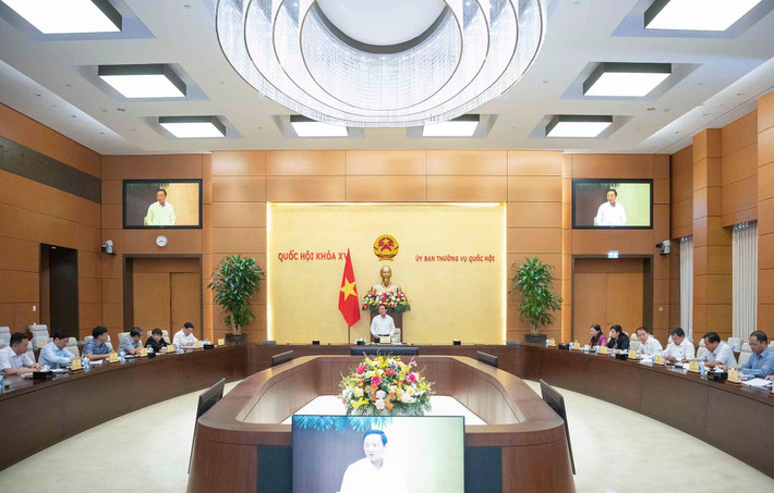 Quang cảnh cuộc họp Phó Chủ tịch Quốc hội Nguyễn Khắc Định chủ trì họp giao ban giữa Lãnh đạo Quốc hội và Thường trực các cơ quan của Quốc hội -0