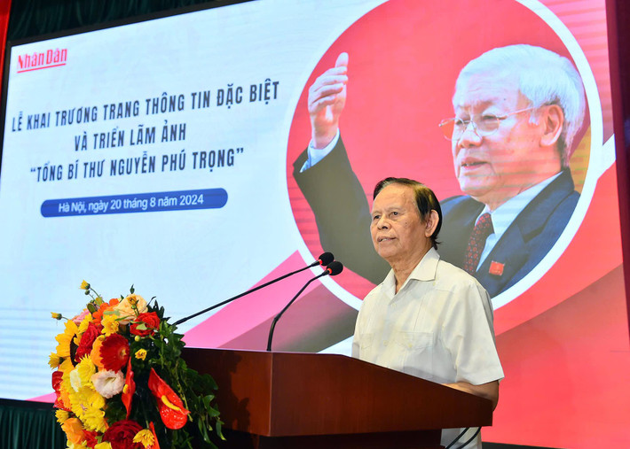 Nguyên Ủy viên Trung ương Đảng, nguyên Tổng Biên tập Báo Nhân Dân, nguyên Phó Trưởng ban Thường trực Ban Tuyên giáo Trung ương Nguyễn Hồng Vinh phát biểu. Ảnh: Quang Khánh Khai trương Trang thông tin đặc biệt