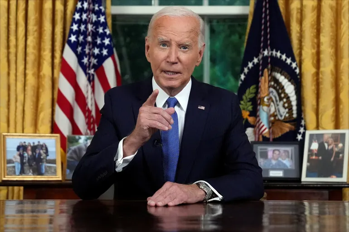 Tổng thống Mỹ Joe Biden phát biểu từ Phòng Bầu dục ngày 24.7. Ảnh: AP Thông điệp của Tổng thống Biden trong bài phát biểu đầu tiên sau khi rút lui -0